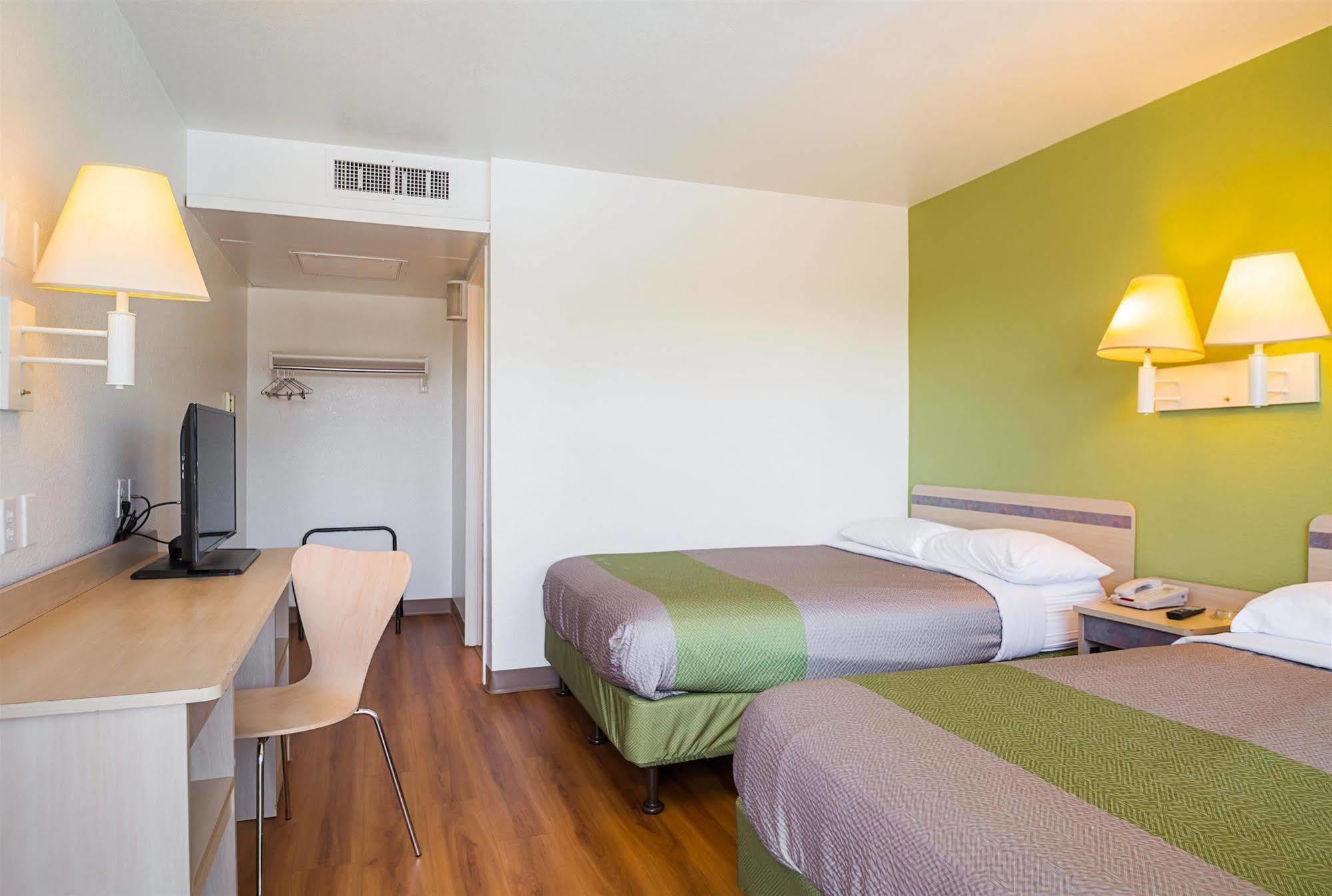Motel 6-Pueblo, Co - I-25 Zewnętrze zdjęcie